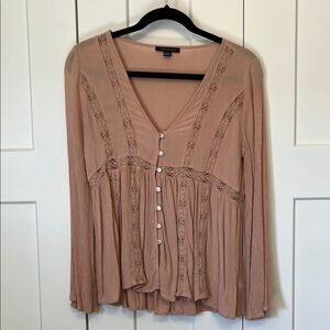 Ladies (Jrs. ) Beigish-Pink Button-Down Top